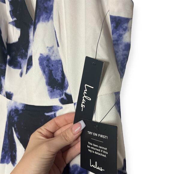 NWT Lulus White Blue Floral Print Deep V-Neck Sleeveless A-Line Dress Size Small - Picture 6 of 16